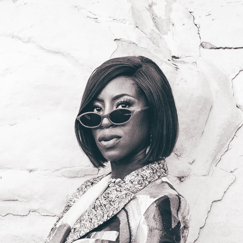 Lyric Jones - In Due Time - Photos-2.jpg