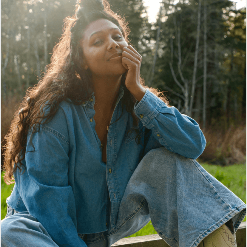 Desirée promo photo.png