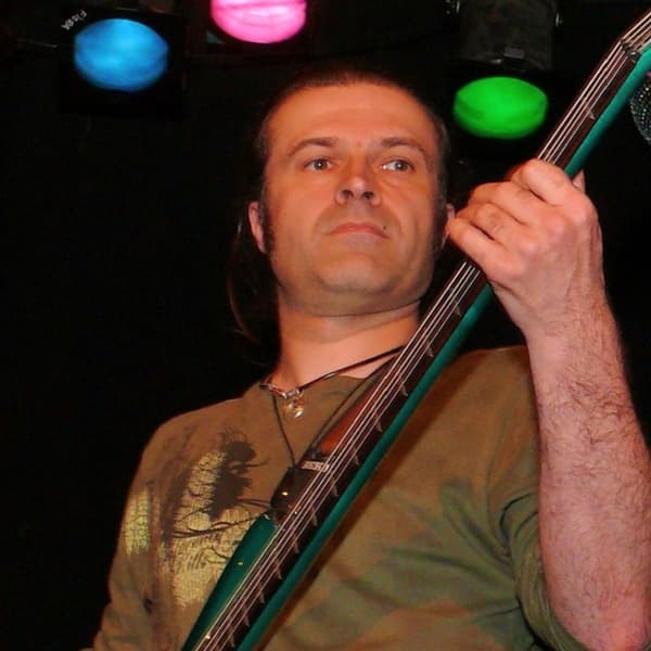 ab6761610000e5ebf69cb08b0a9ad64ed8b99b8f